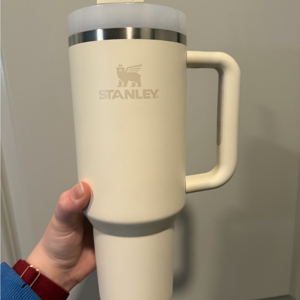 Stanley cup 40 oz white reusable insulated good condition